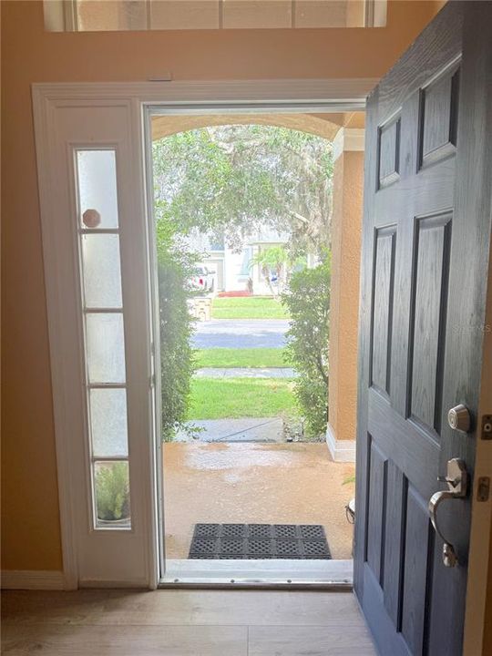 For Rent: $950 (1 beds, 1 baths, 800 Square Feet)