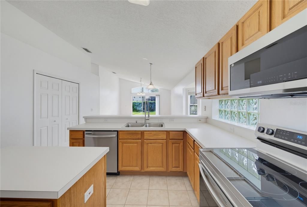 For Sale: $477,000 (4 beds, 2 baths, 2165 Square Feet)