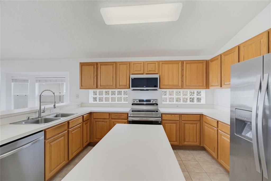 For Sale: $477,000 (4 beds, 2 baths, 2165 Square Feet)