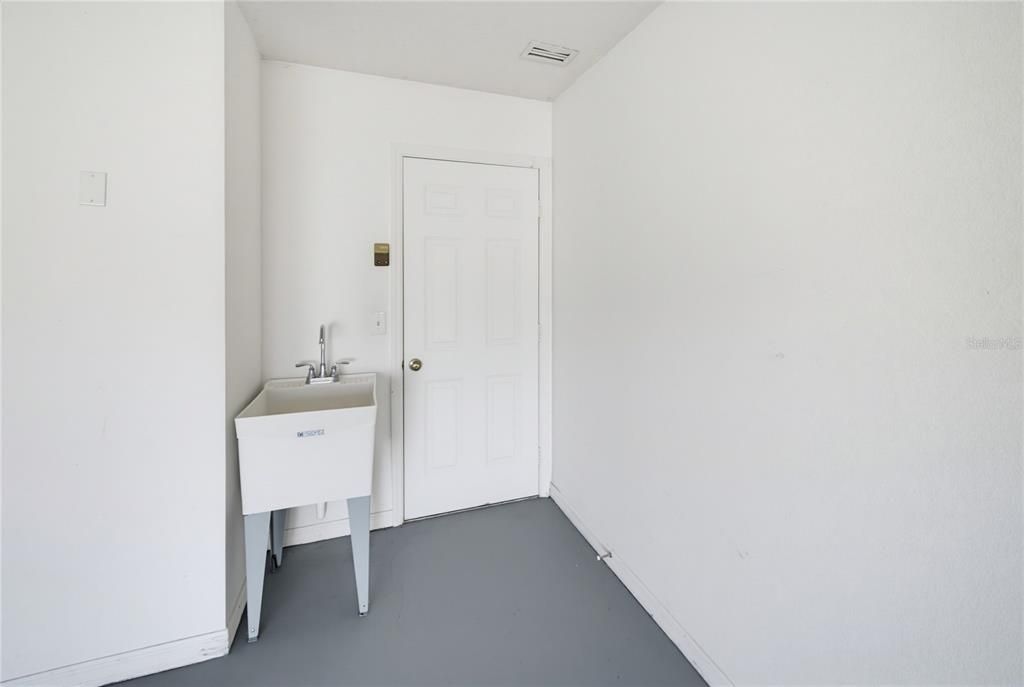 For Sale: $477,000 (4 beds, 2 baths, 2165 Square Feet)