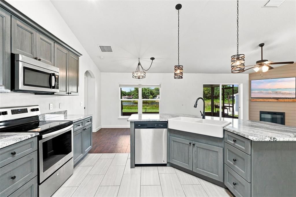 For Sale: $390,000 (3 beds, 2 baths, 1688 Square Feet)