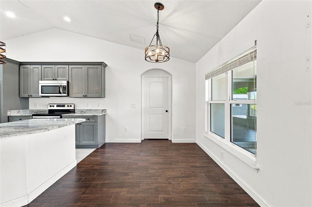 For Sale: $390,000 (3 beds, 2 baths, 1688 Square Feet)