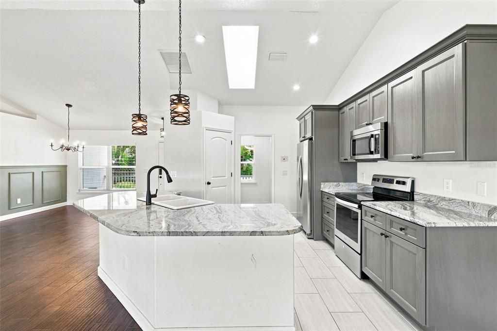 For Sale: $390,000 (3 beds, 2 baths, 1688 Square Feet)