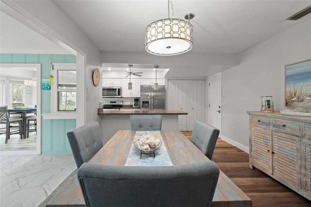 Active With Contract: $345,000 (2 beds, 2 baths, 1674 Square Feet)
