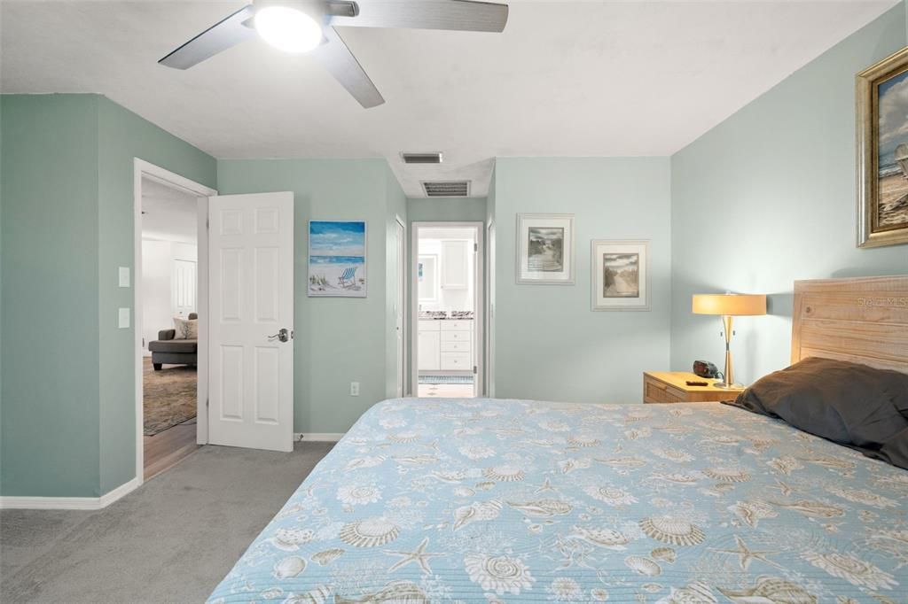 Active With Contract: $345,000 (2 beds, 2 baths, 1674 Square Feet)