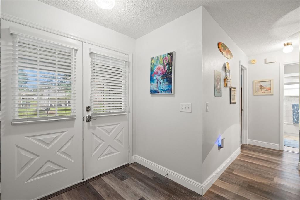 Active With Contract: $345,000 (2 beds, 2 baths, 1674 Square Feet)