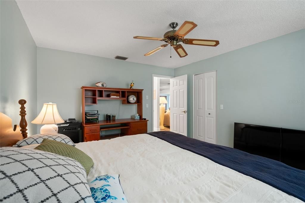 Active With Contract: $345,000 (2 beds, 2 baths, 1674 Square Feet)