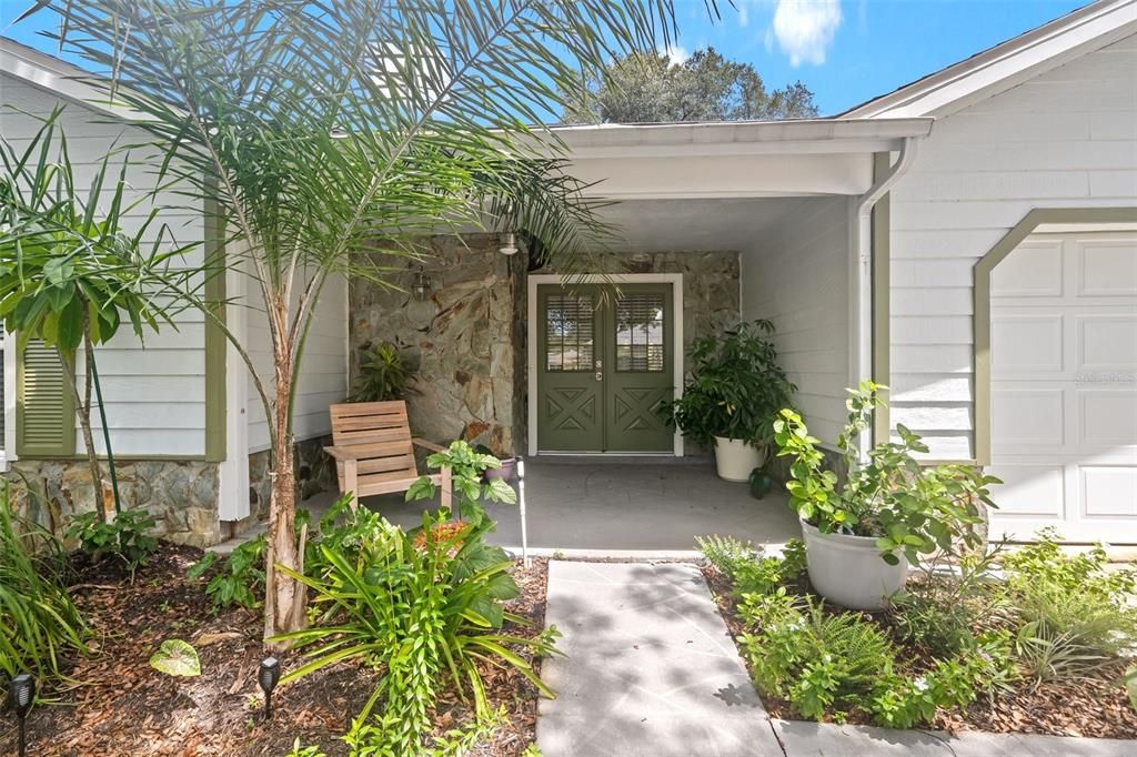 Active With Contract: $345,000 (2 beds, 2 baths, 1674 Square Feet)