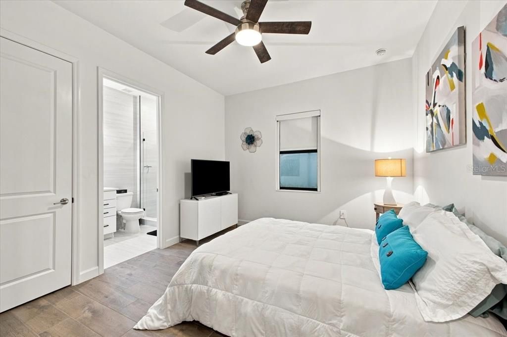 For Sale: $649,999 (3 beds, 3 baths, 2799 Square Feet)