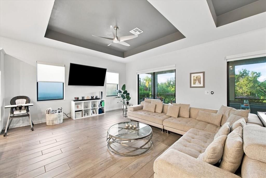 For Sale: $649,999 (3 beds, 3 baths, 2799 Square Feet)