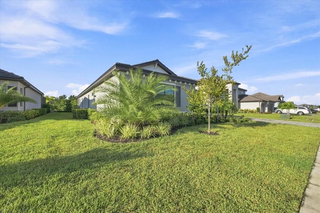 For Sale: $649,999 (3 beds, 3 baths, 2799 Square Feet)