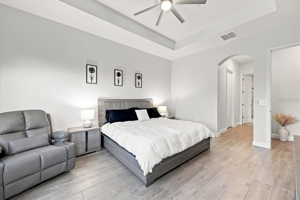 For Sale: $649,999 (3 beds, 3 baths, 2799 Square Feet)