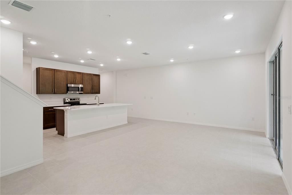 For Sale: $334,999 (4 beds, 2 baths, 1860 Square Feet)