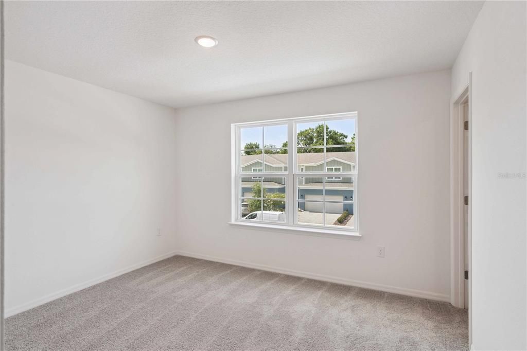 For Sale: $334,999 (4 beds, 2 baths, 1860 Square Feet)