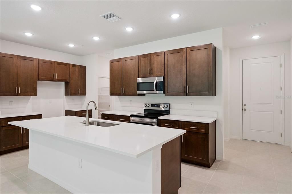 For Sale: $334,999 (4 beds, 2 baths, 1860 Square Feet)