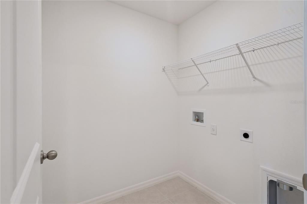For Sale: $334,999 (4 beds, 2 baths, 1860 Square Feet)
