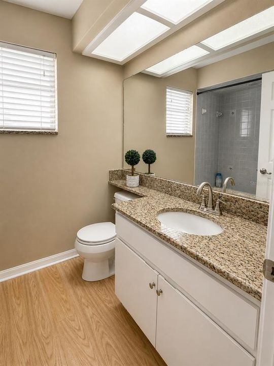 Activo con contrato: $267,500 (2 camas, 1 baños, 970 Pies cuadrados)