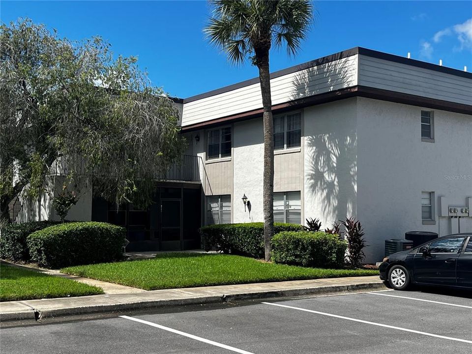 For Sale: $209,900 (2 beds, 2 baths, 918 Square Feet)