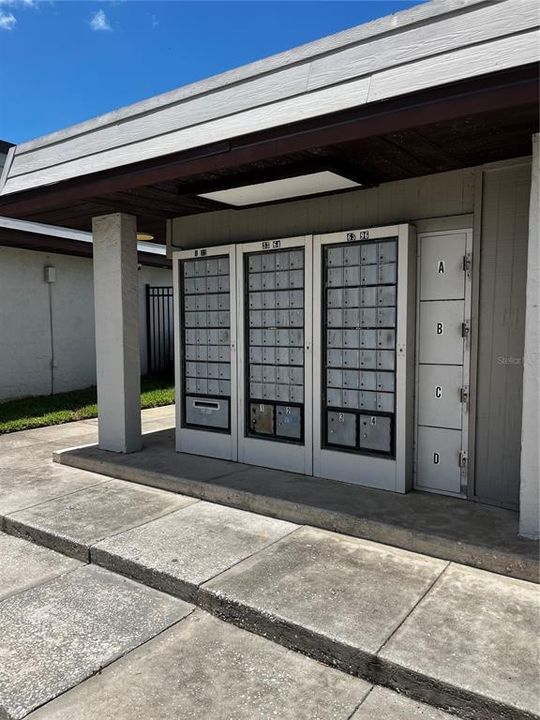 For Sale: $209,900 (2 beds, 2 baths, 918 Square Feet)