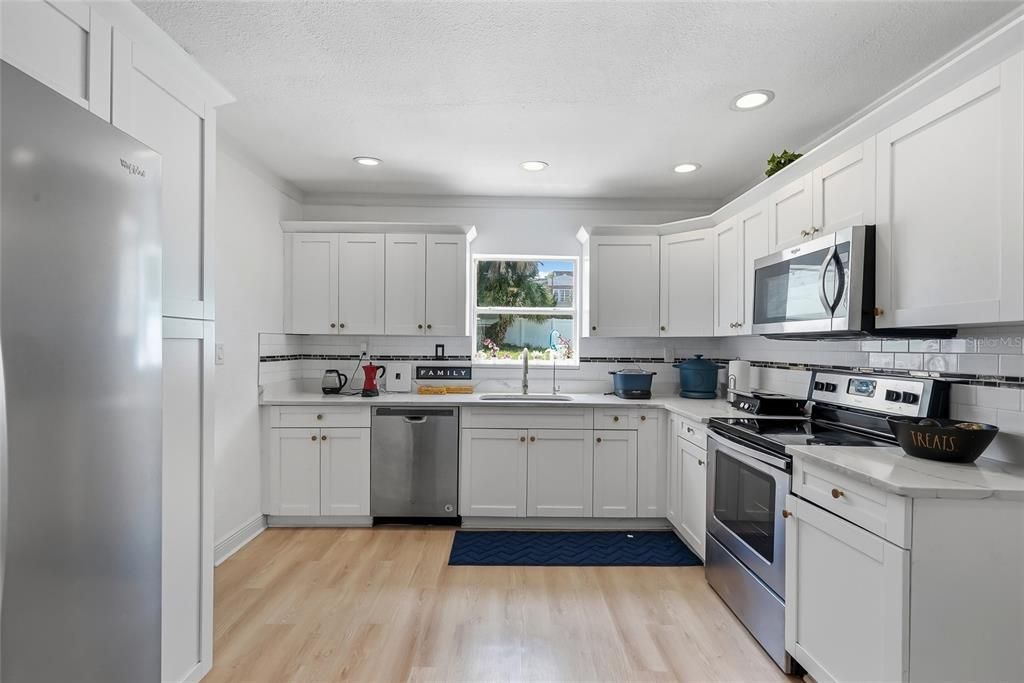 For Sale: $430,000 (3 beds, 2 baths, 1302 Square Feet)