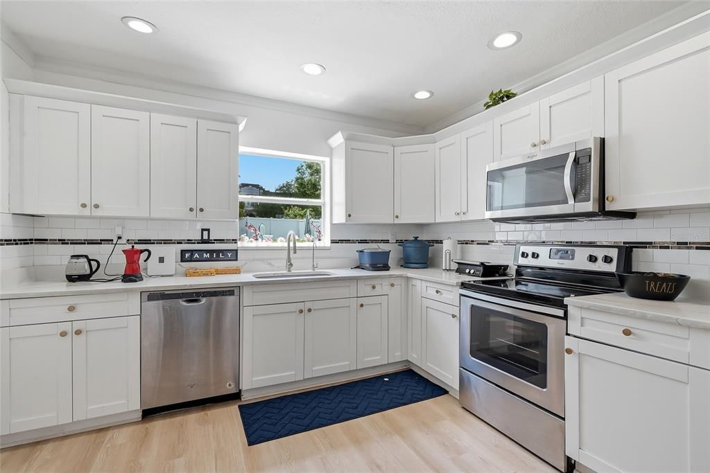 For Sale: $430,000 (3 beds, 2 baths, 1302 Square Feet)