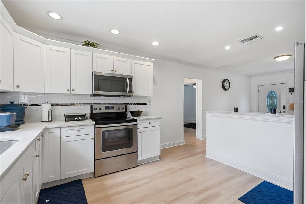 For Sale: $430,000 (3 beds, 2 baths, 1302 Square Feet)
