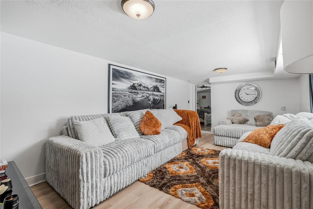 For Sale: $430,000 (3 beds, 2 baths, 1302 Square Feet)