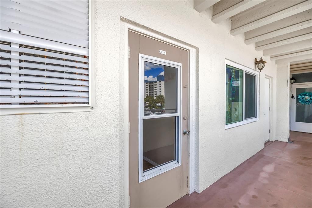 En Venta: $369,900 (1 camas, 1 baños, 841 Pies cuadrados)