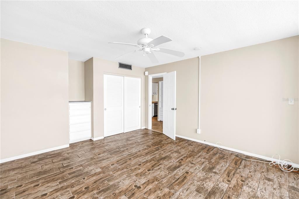 En Venta: $369,900 (1 camas, 1 baños, 841 Pies cuadrados)