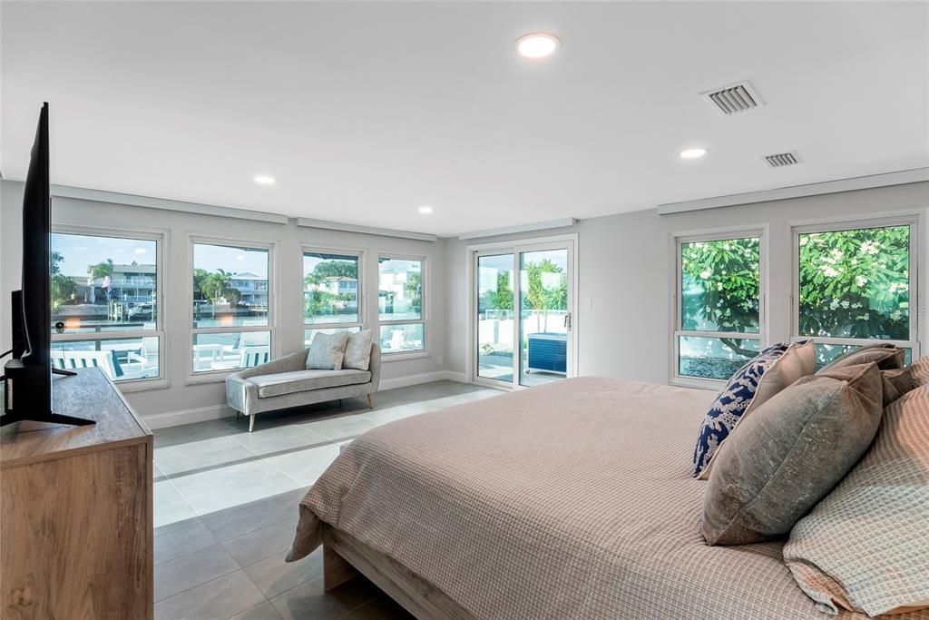 For Sale: $2,200,000 (3 beds, 3 baths, 1865 Square Feet)