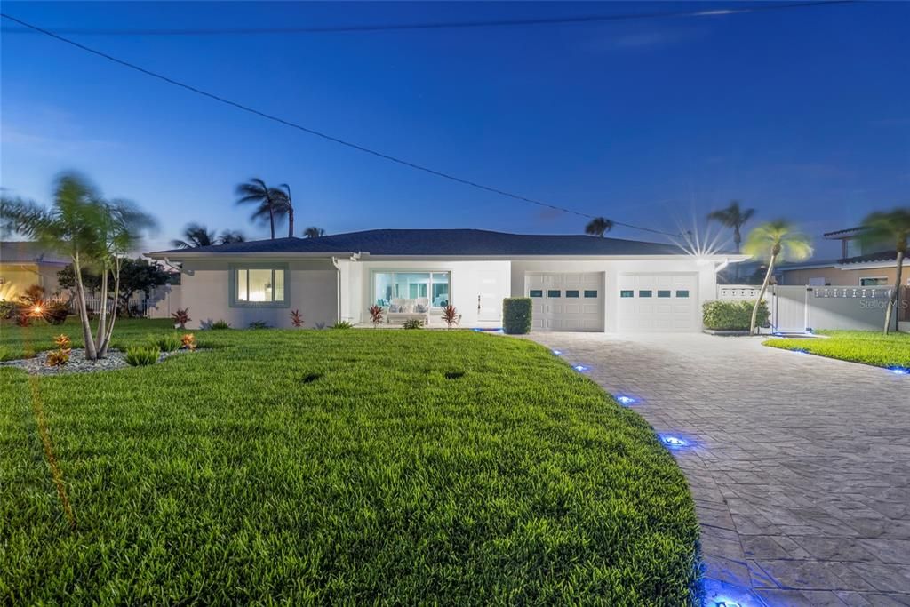 For Sale: $2,200,000 (3 beds, 3 baths, 1865 Square Feet)