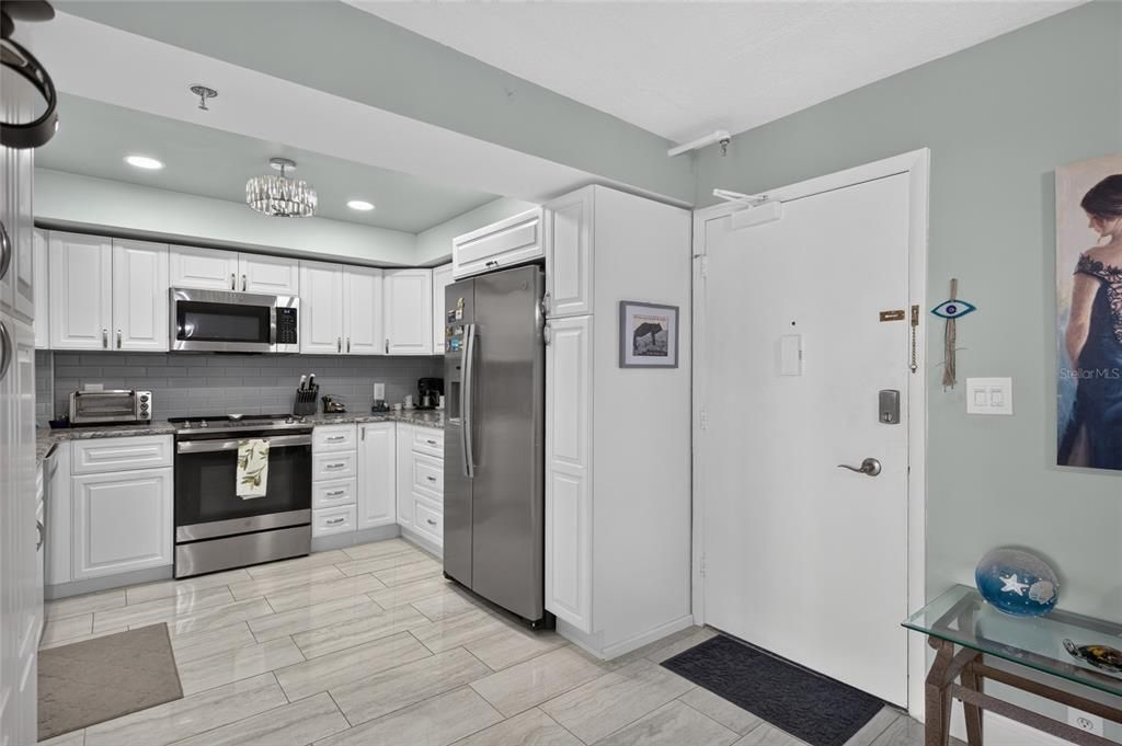 For Sale: $399,000 (2 beds, 2 baths, 1175 Square Feet)