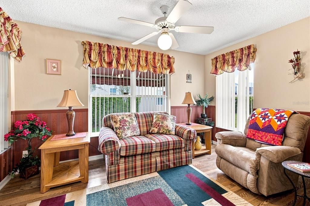 For Sale: $329,900 (3 beds, 2 baths, 1553 Square Feet)