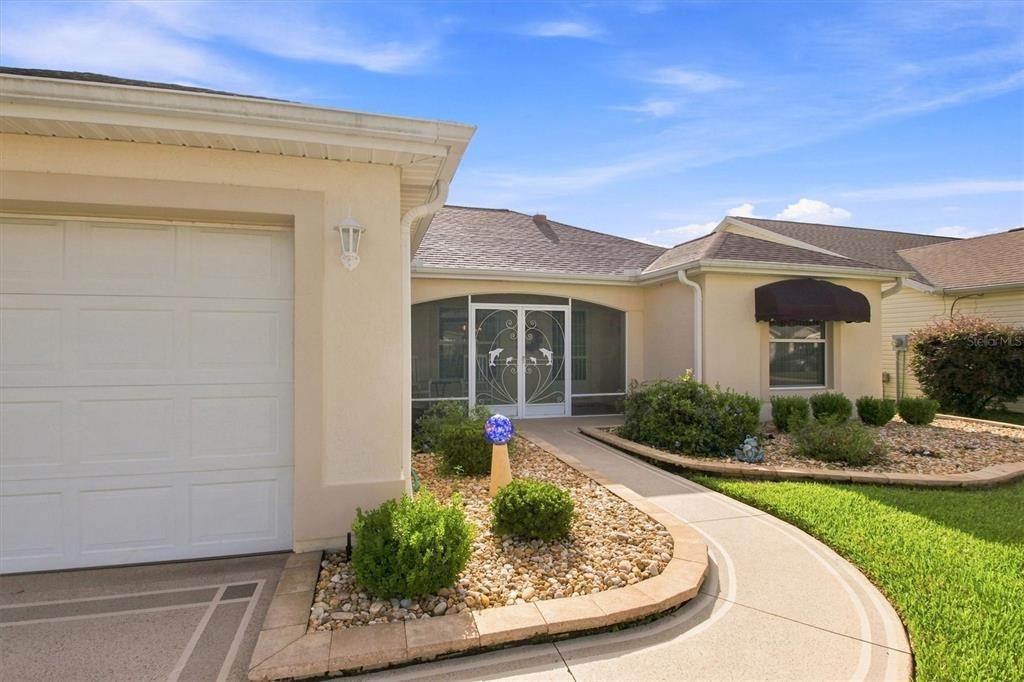 For Sale: $329,900 (3 beds, 2 baths, 1553 Square Feet)