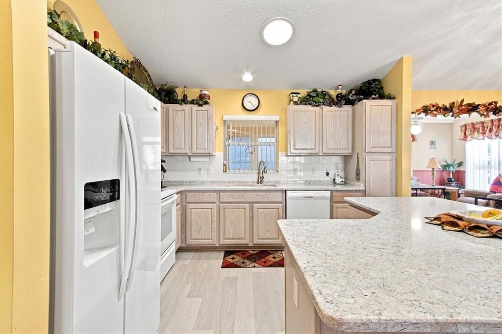 For Sale: $329,900 (3 beds, 2 baths, 1553 Square Feet)