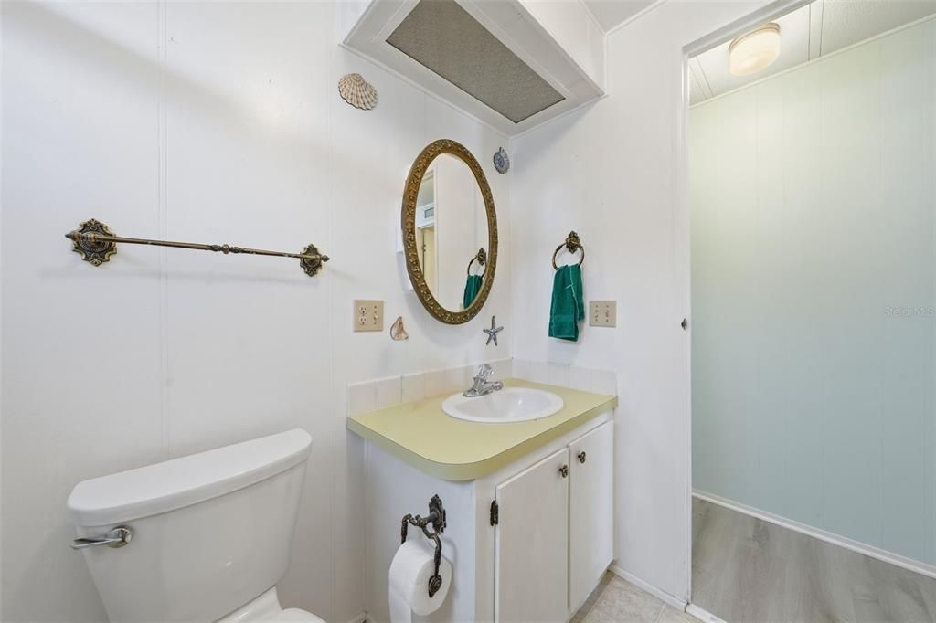 For Sale: $189,999 (2 beds, 2 baths, 1056 Square Feet)
