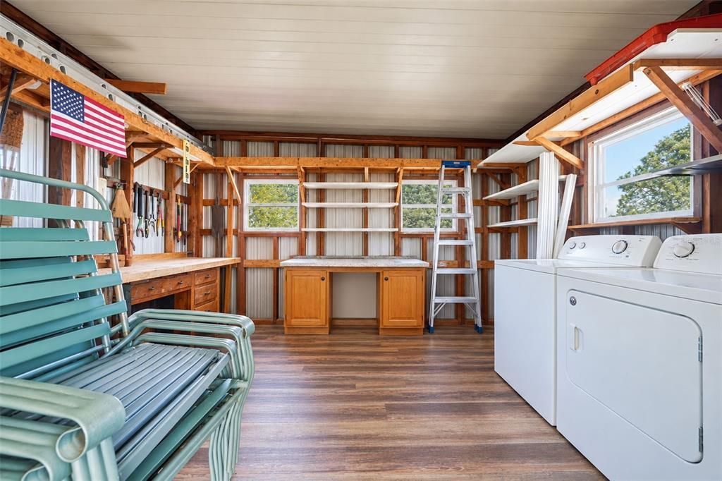 For Sale: $189,999 (2 beds, 2 baths, 1056 Square Feet)