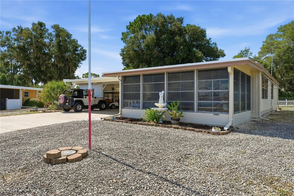 For Sale: $189,999 (2 beds, 2 baths, 1056 Square Feet)