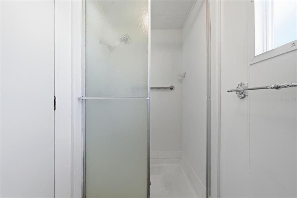 For Sale: $189,999 (2 beds, 2 baths, 1056 Square Feet)