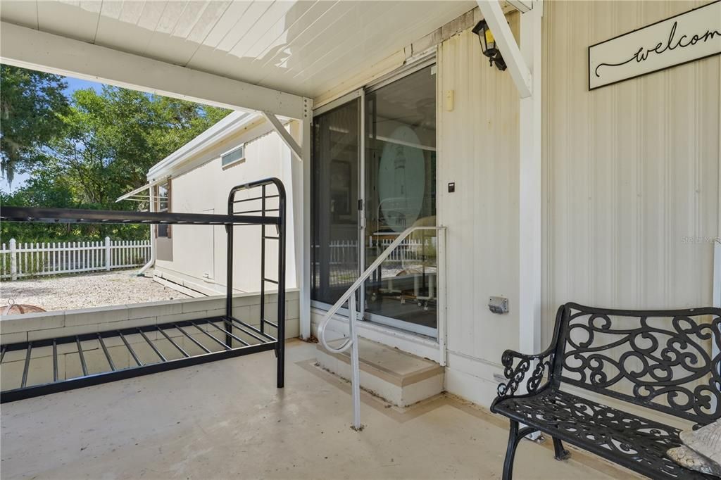 For Sale: $189,999 (2 beds, 2 baths, 1056 Square Feet)