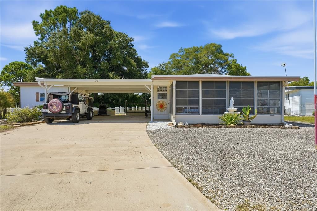 For Sale: $189,999 (2 beds, 2 baths, 1056 Square Feet)