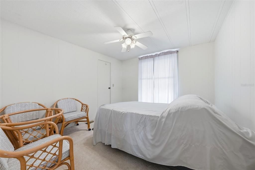For Sale: $189,999 (2 beds, 2 baths, 1056 Square Feet)