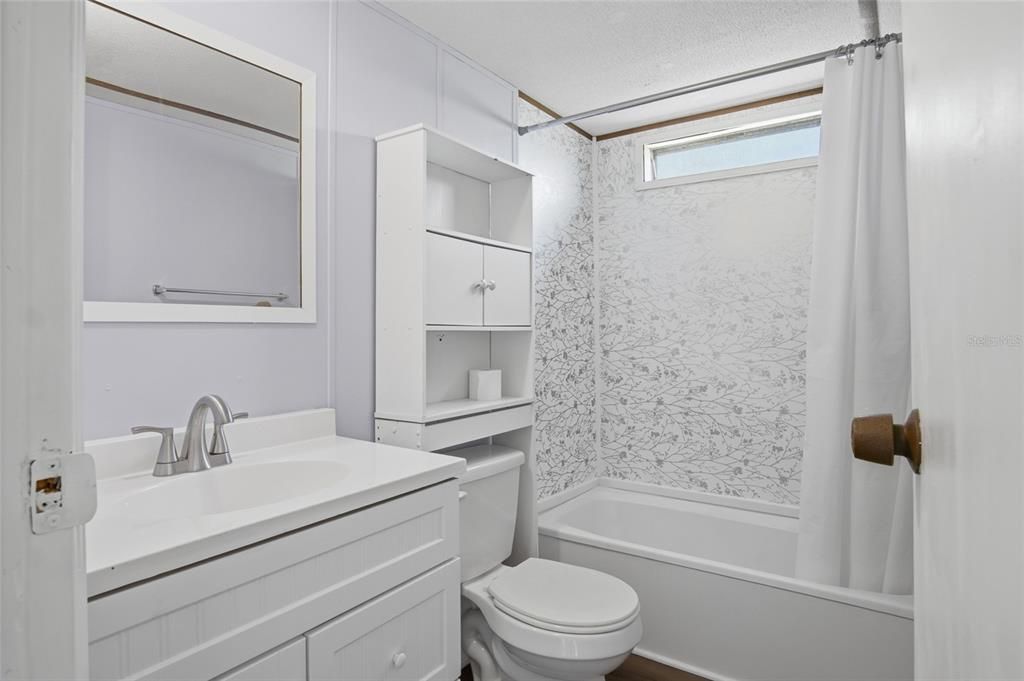 For Sale: $149,990 (2 beds, 2 baths, 728 Square Feet)