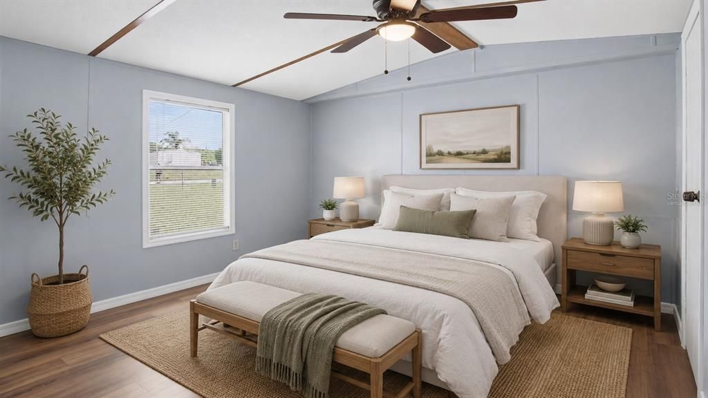 For Sale: $149,990 (2 beds, 2 baths, 728 Square Feet)