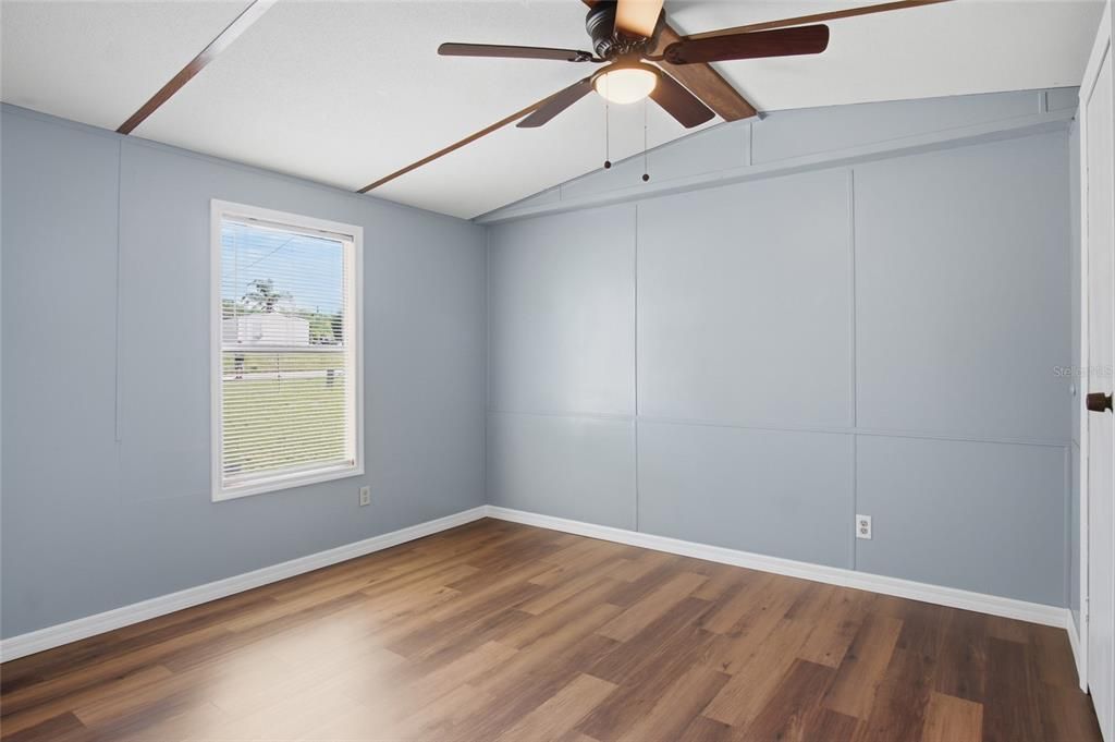 For Sale: $149,990 (2 beds, 2 baths, 728 Square Feet)