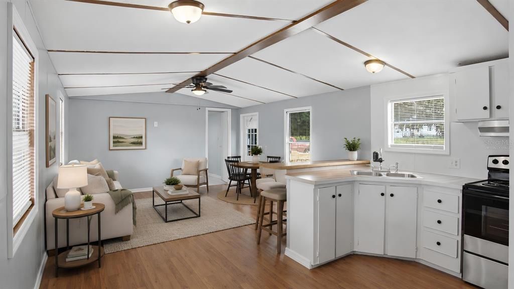 For Sale: $149,990 (2 beds, 2 baths, 728 Square Feet)
