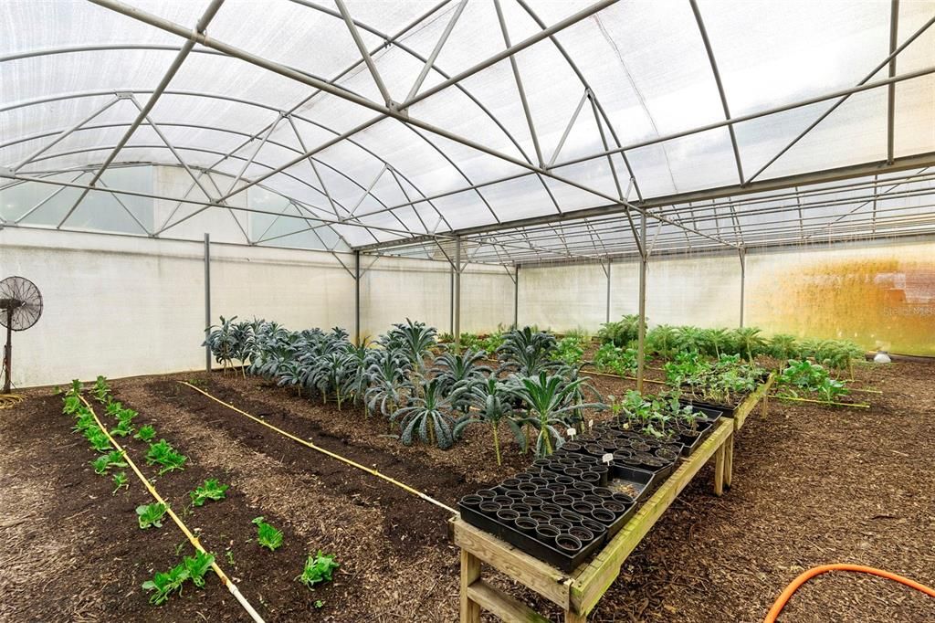 На продажу: $1,575,000 (8 спален, 4 ванн, 4450 Квадратных фут)