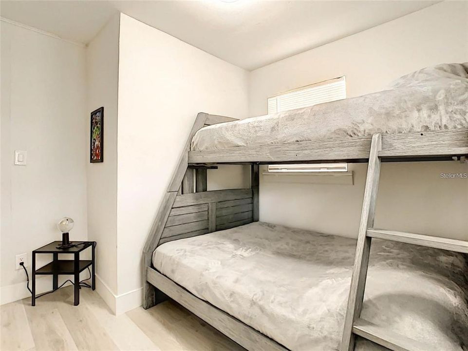На продажу: $379,000 (4 спален, 0 ванн, 1646 Квадратных фут)