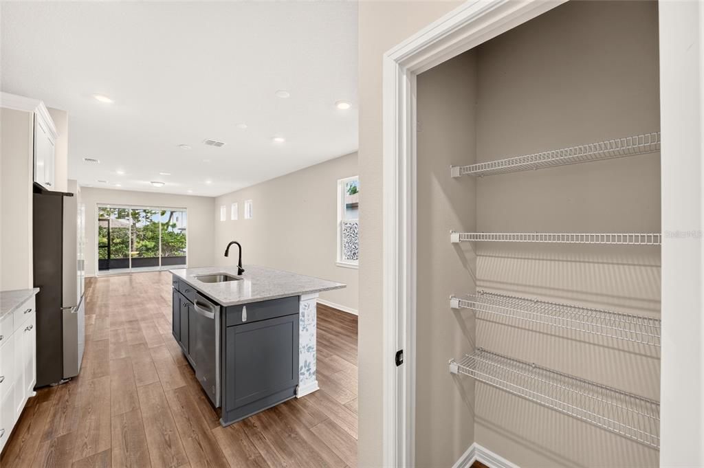 For Sale: $340,000 (2 beds, 2 baths, 1656 Square Feet)