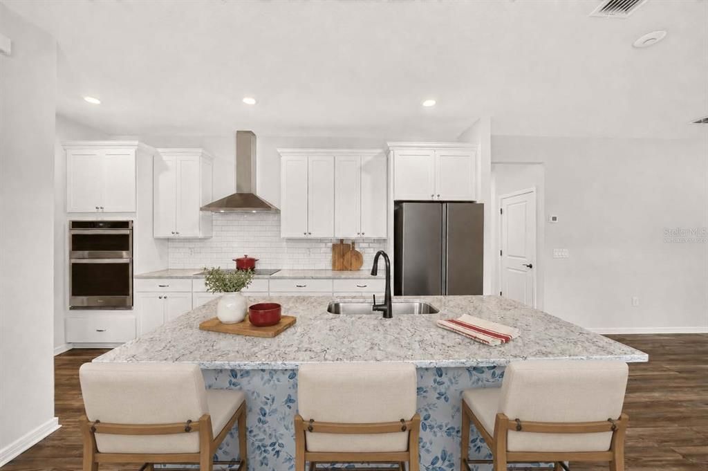 For Sale: $340,000 (2 beds, 2 baths, 1656 Square Feet)